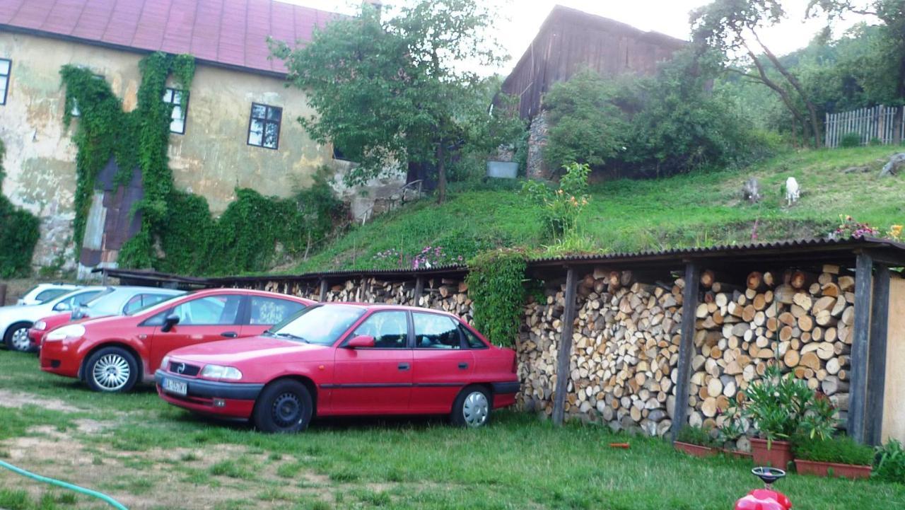 Hostel Skautsky Dom Banská Štiavnica Buitenkant foto